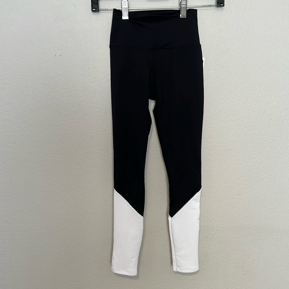 Five dancewear women’s high waisted black & white ribbed knit leggings size YXL